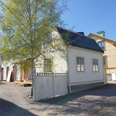 Vaelrenoverad Fin Laegenhet I Charmigt Omrade Soderhamn Ngoại thất bức ảnh